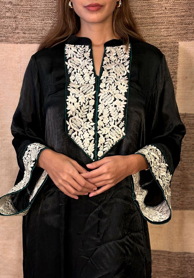 The Black Beauty Long Top